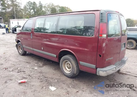 2002 Chevrolet Express z USA, uszkodzony, nr VIN 1GNFG15M621148116